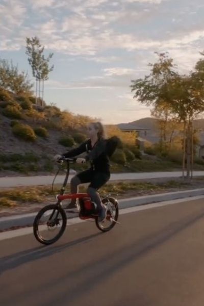 Moov8 eBikes & Scooters 1